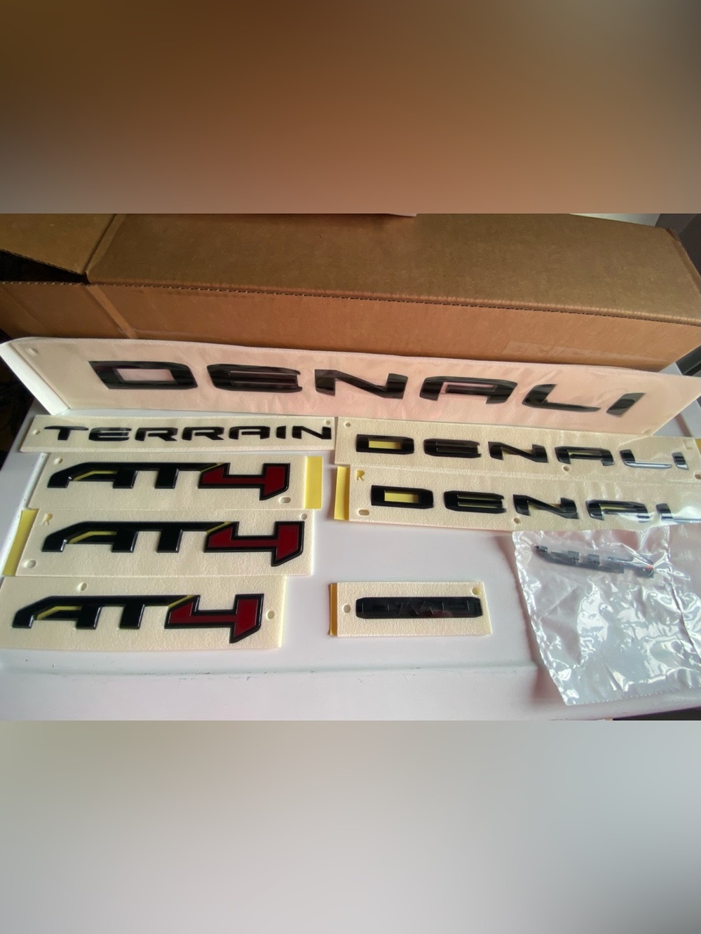 GMC DENALI TERRAIN Black & Red Vehicle Emblem Lettering Set